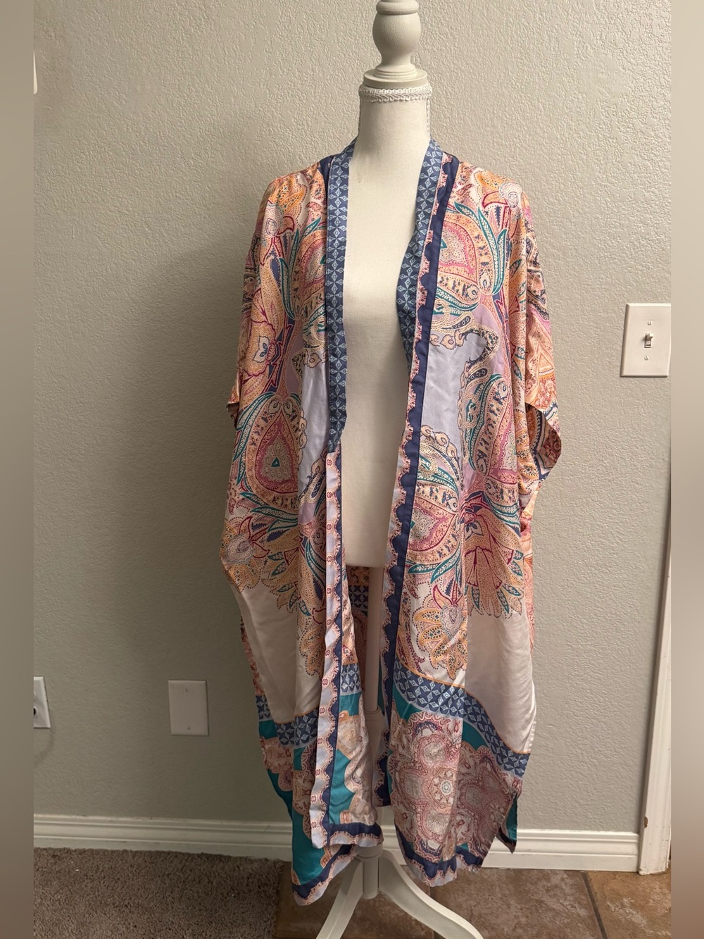 Chico’s Luxury 100% Silk Boho Paisley Medallion Oversized Kimono Coverup L/XL